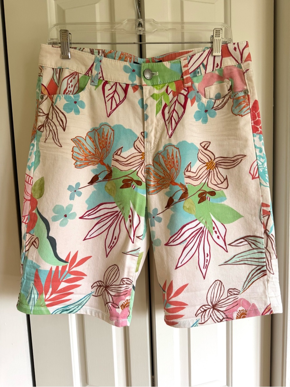MARC CAIN Multicolor Floral Denim Shorts 8-10 EUC